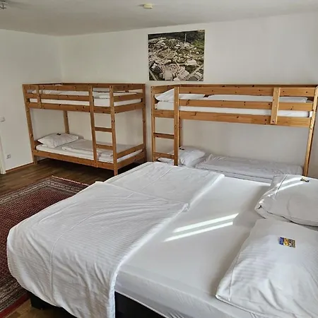 Hirsch Otel 3*