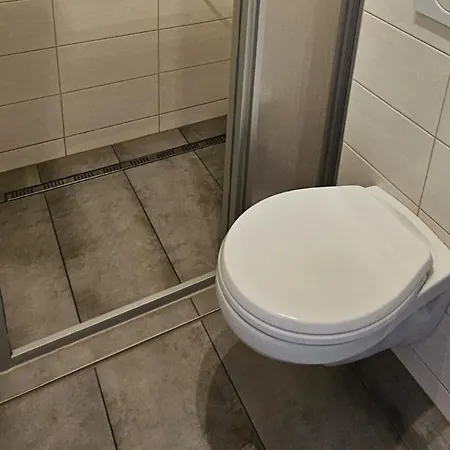 Hirsch Otel 3*