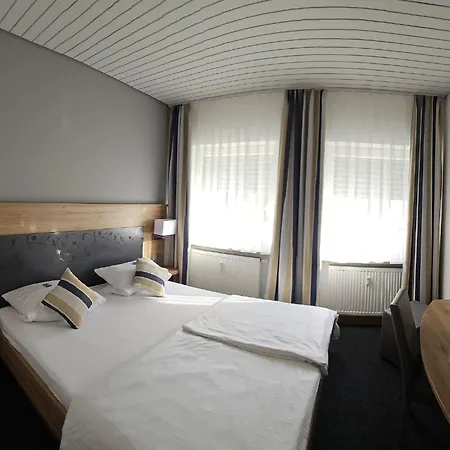 Otel Hirsch 3*
