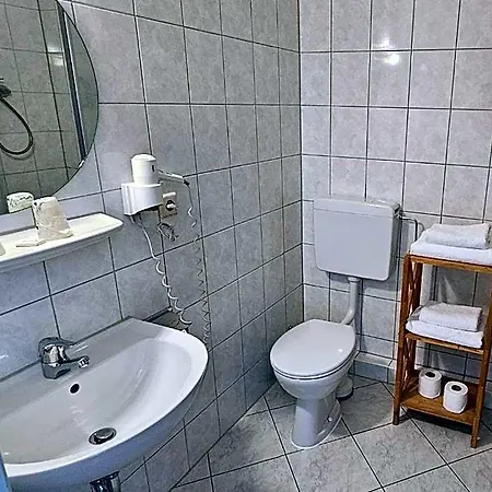 Hirsch Hotel 3*