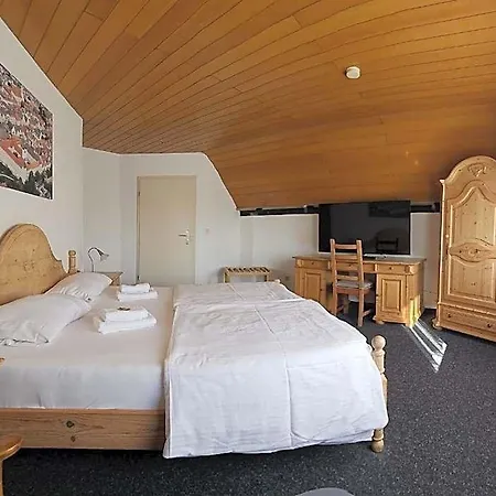 Hirsch Hotel 3*